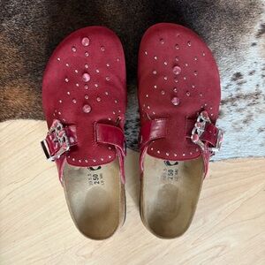 BETULA BY BIRKENSTOCK Red‎ Studded Suede Clogs Size 8